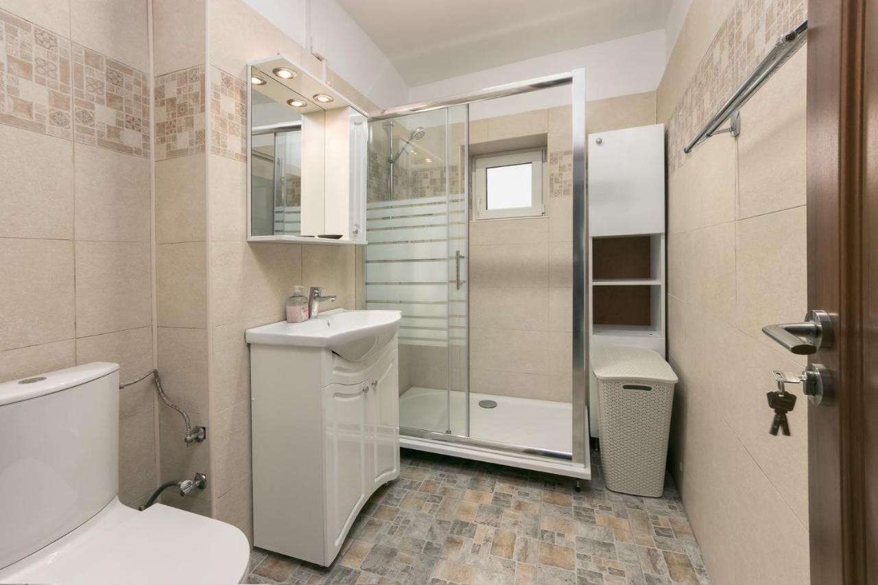 Vlad House Decebal Bucureşti